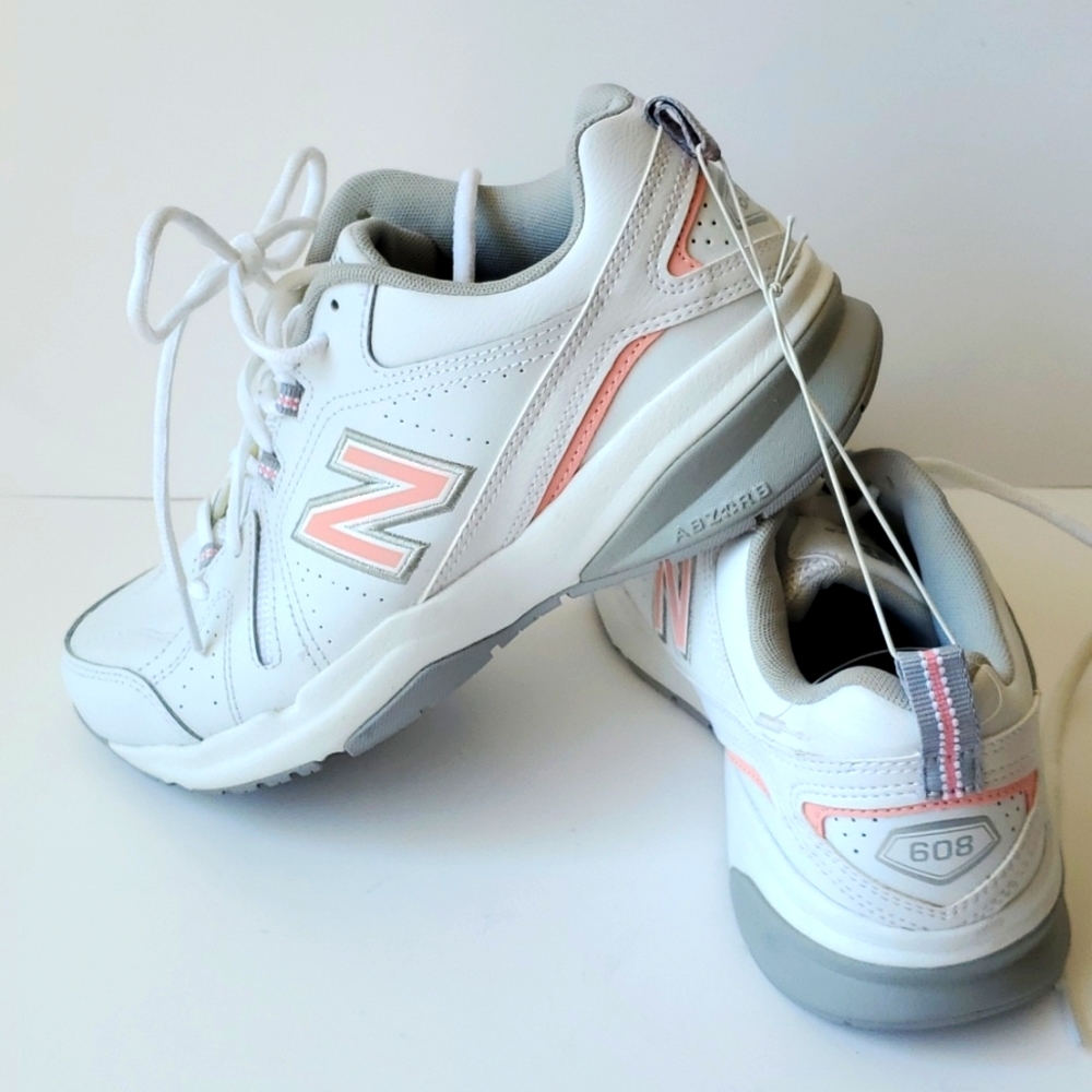 New Balance 608 Classic Trainer  Tennis Shoes  Size  8.5 Wide